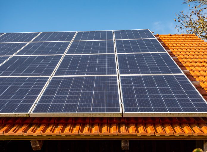 
     I vantaggi del solare integrato nel tetto
    